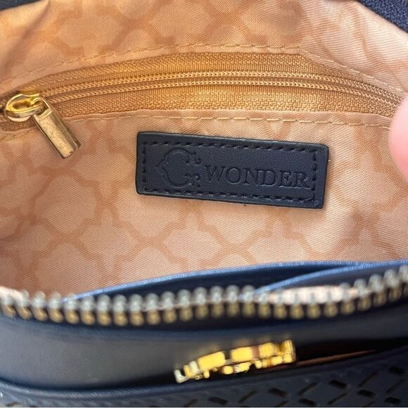 NEW C Wonder Perforated Blue Vegan Leather Zip Top Wristlet Clutch Wallet - Picture 5 of 6